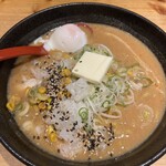 札幌らーめん獅子王 - 温玉バター味噌らーめん