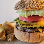 ダコタ ラスティック テーブル - アボカドチーズバーガー