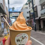 音更ぎょうざ 餃子の宝永 - 夕張メロンソフト440円