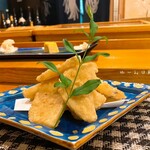 花寿司 - 山芋の天ぷら　味付けされていていつまでもアツアツで美味しい