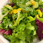 ガストロノミア ヨシ - 葉野菜のサラダ