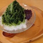とらや工房 - かき氷抹茶蜜。おかわり自由の煎茶付きで税込み1,200円。