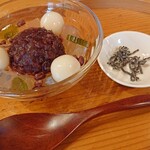 とらや工房 - あんみつ。同じく煎茶付きで税込み1,200円。
