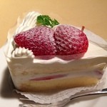 Patisserie ＆Restaurant Amour - ショートケーキ　　￥３６０