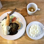 舶来クリーニング - A lunch 手づくりメンチと大海老フライ 全貌