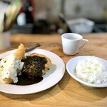 Hakurai Kuri-Ningu - A lunch 手づくりメンチと大海老フライ