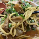 大阪高井田式中華そば 麺屋 7.5Ｈｚ - 麺は極太麺。