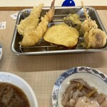 天ぷら七八 - 若い職人さん!粉はたき過ぎ⁇ いつも(￣∇￣)衣も厚いから!もう( ´Д`) カラッと？じゃなくて　ガリガリですよー♪