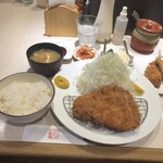 ポンチ軒 - 上ロース豚かつ定食