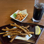 里山料理 野の花 - 料理写真:ごぼう唐揚げ580円　　たこ唐揚げ540円　　ランチドリンク150円