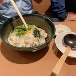 ごえもん - 納豆ぶっかけうどん　700円（税込）　※鹿さんは、全メニュー制覇を目指すため、凄いの注文してました