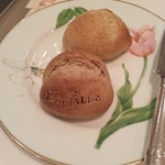 モナリザ - モナリザの刻印入りのパン