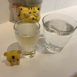 SAKE STAND CHIRO - 右側：癒し水も、貰いました