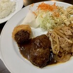 Akarenga - お肉のソテー赤れんが風・ハンバーグ・
                      自家製クリームミートコロッケ・サラダ・ライス付