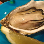 たらく うめ銀 - 【焼き牡蠣】メッチャ大きい身です