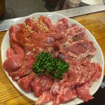 羊肉炭火焼 肉汁屋 - 