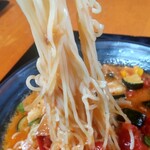 217090822 - トマトと桃の冷製麺　手前に桃の塊が目視できます。