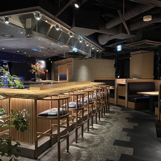 A stylish space with a panoramic view of the Tokyo nightscape