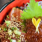 網元料理 徳造丸 - 漁師の漬けまぐろイクラ丼