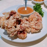 謝甜記 - 梅味噌付き鶏の唐揚げ(モモ)