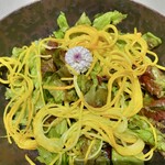 RUBIA - サラダ：レタスのサラダ ズッキーニのパスタ