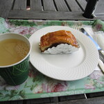 バラクラカフェ - 料理写真:ドリンクとアップルパイ