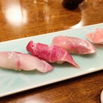 稲城 ヨロシク寿司 - ハタ（塩とスダチで）、中トロ、キンキ昆布締め