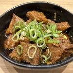 大阪お好み焼き 清十郎 - 黒胡椒風味　牛すじと蒟蒻の煮込み
