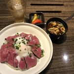 鐵 - ローストビーフ丼。クーポン使用で¥1,000。