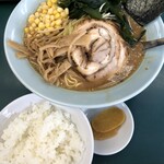 ラーメンショップ - 料理写真:みそネギスペシャルと半ライス