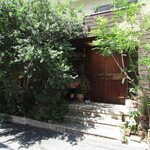 玄斎 - お店がある建物の外観