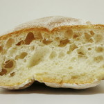 Pekku - チャバッタ《イタリアの代表的食事パン》（カット面、2013年9月）