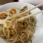 麺や　まるしょう - この辛味と酸味は、標準で付いてくるマヨとセットな物なのだろうか。