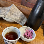 Katsuhisa Muan - お茶とお漬物