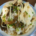 純とんこつ無双 - 最後の方は残った具材スープを御飯にかけて…(ちょっと汚くてスミマセン)