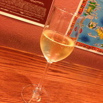 ラ・ヴィネリア・ブラヴーラ - Oltrepo Pavese Riesling Frizzante Le Zolle 2012 La Travaglina