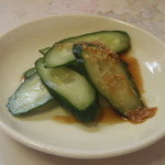 新来軒 - キュウリのヌカ漬け