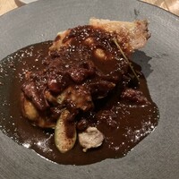 THE GATEHOUSE - ソースに埋もれてますが、薩摩赤鶏のロースト