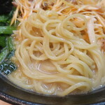 呉 豚骨ラーメン - 麺