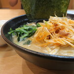 呉 豚骨ラーメン - 豚骨ネギ（醤油）＋ライス