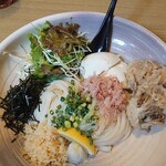 うどん匠人 岡本 - 自家製豆腐と舞茸天のぶっかけうどん