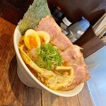 近江熟成醤油ラーメン 十二分屋 - 