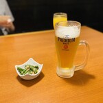 Sushi Izakaya Yataizushi - お通しと生ビール