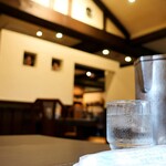 カフェドムッシュ - お冷とおしぼり