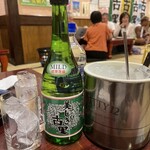 民謡居酒屋 かなさんどー - 泡盛ボトル（720ml）古里20度3,300円＋ミネラルウォーター220円