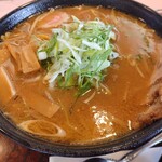 クラークカントリークラブ - 味噌ラーメン、ボリューム大です。