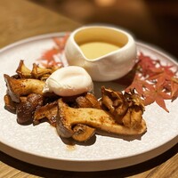 デ サリータ 渋谷 - 秋の味覚！4種きのこの盛り合わせ マッシュルームの旨みと香りを引き出したクリームソース 980(1,078)yen