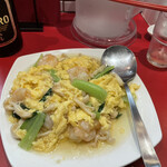 中華飯店 - 具材は　海老１０位　卵　エノキ　青菜