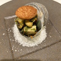 シトロニエ - サザエです。下にトマトの味のするクスクスが。