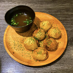 ●Eat with chin soup ~ Panchosu style “Akashiyaki ”●
